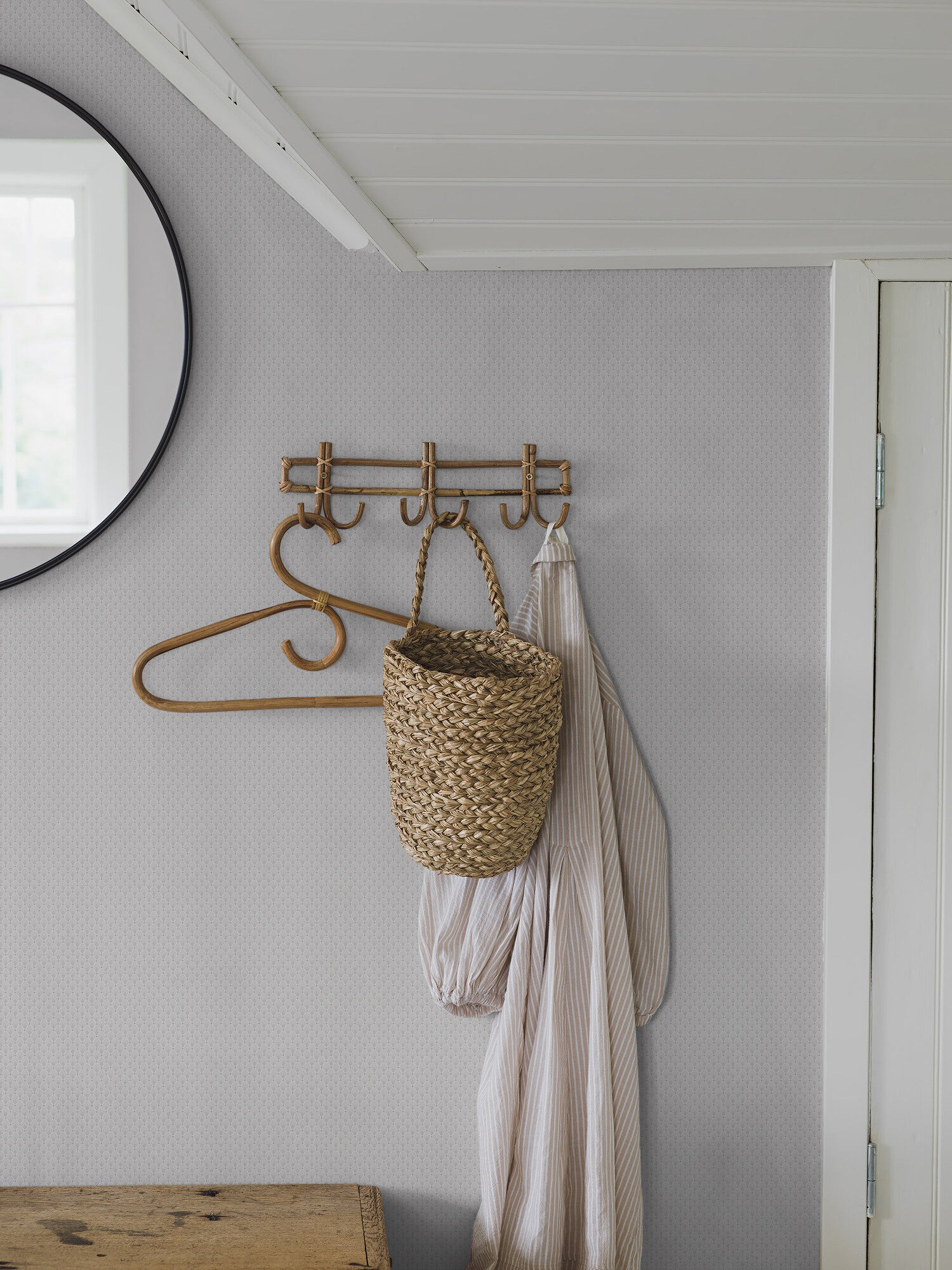 Fredrika, vit och grå tapet