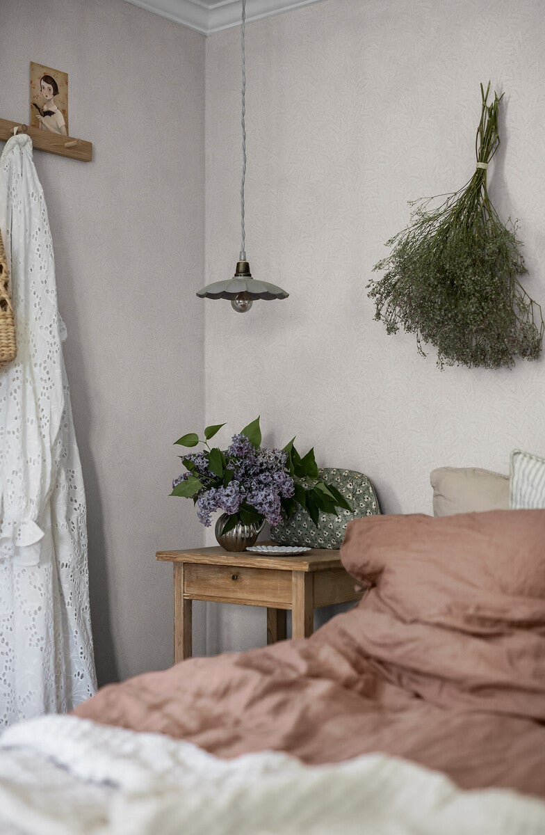 Molly´s Meadow  varma toner av vitt och gråbeige