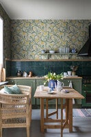 Bodri blommor och blad i grönt och gult